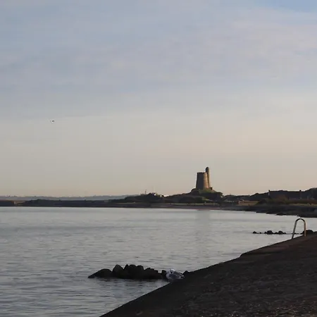 D'hote, Avec Espace Vue Sur Mer, A 400 M Du Port Au 2eme Et 3eme Etage D'une Maison Typique De Vaast La Hougue * Saint-Vaast-la-Hougue