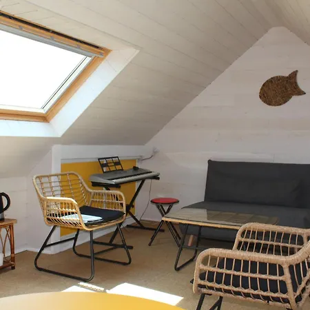 Bed & Breakfast D'hote, Avec Espace Vue Sur Mer, A 400 M Du Port Au 2eme Et 3eme Etage D'une Maison Typique De Vaast La Hougue *